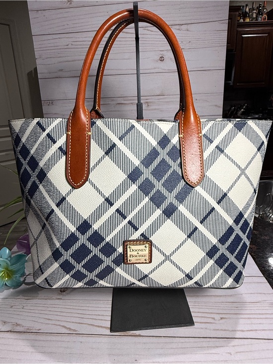 Dooney & Bourke Handbags - Dooney & Bourke Harding Plaid Brielle Tote EUC LQQK